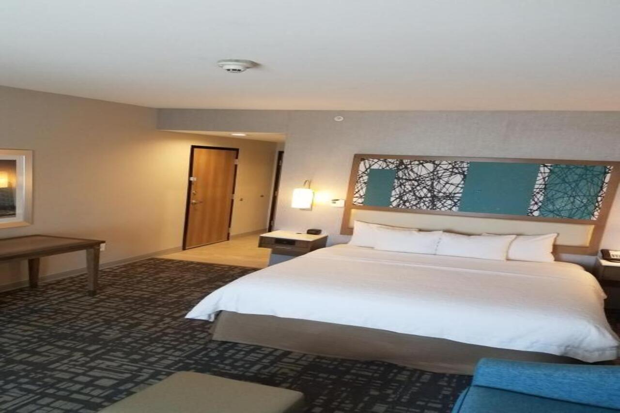 Hampton Inn & Suites Dallas-The Colony Exterior photo