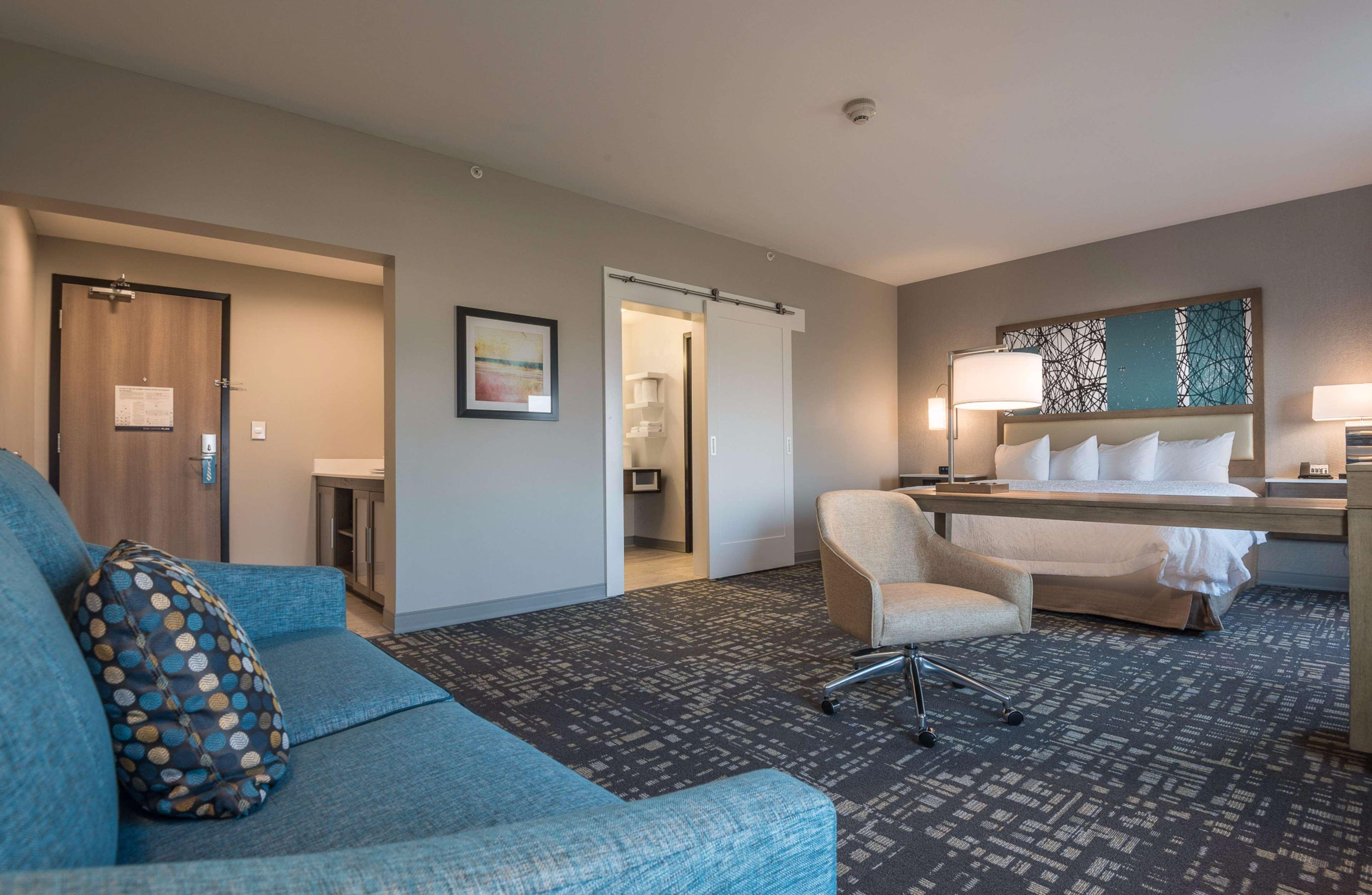 Hampton Inn & Suites Dallas-The Colony Exterior photo