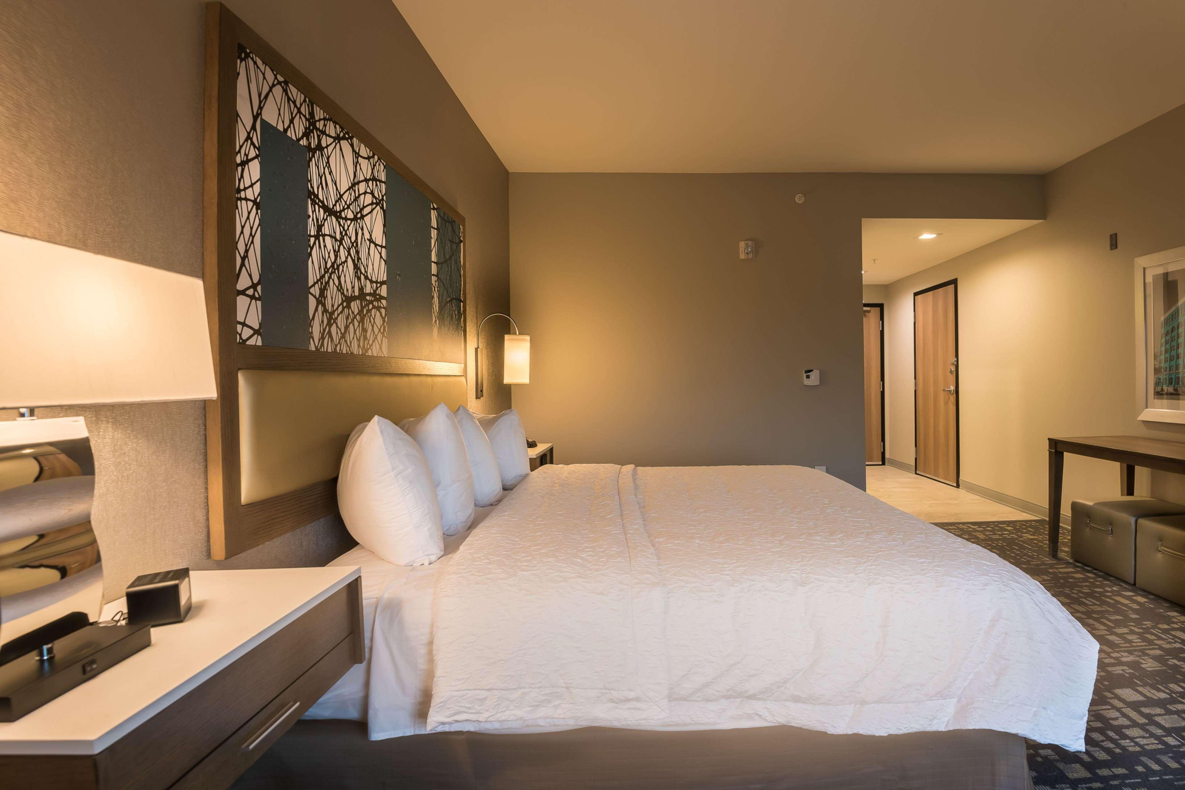 Hampton Inn & Suites Dallas-The Colony Exterior photo