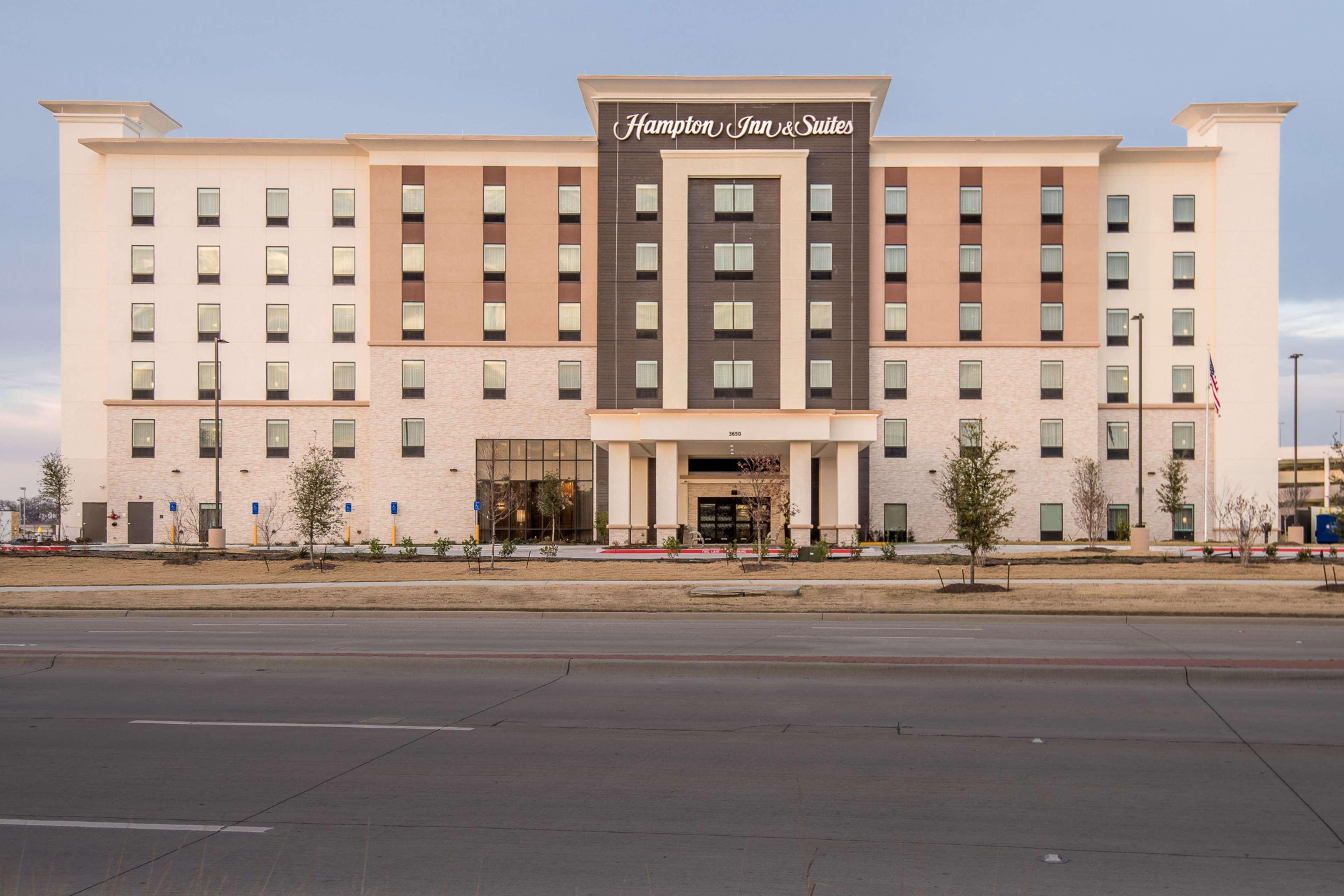 Hampton Inn & Suites Dallas-The Colony Exterior photo