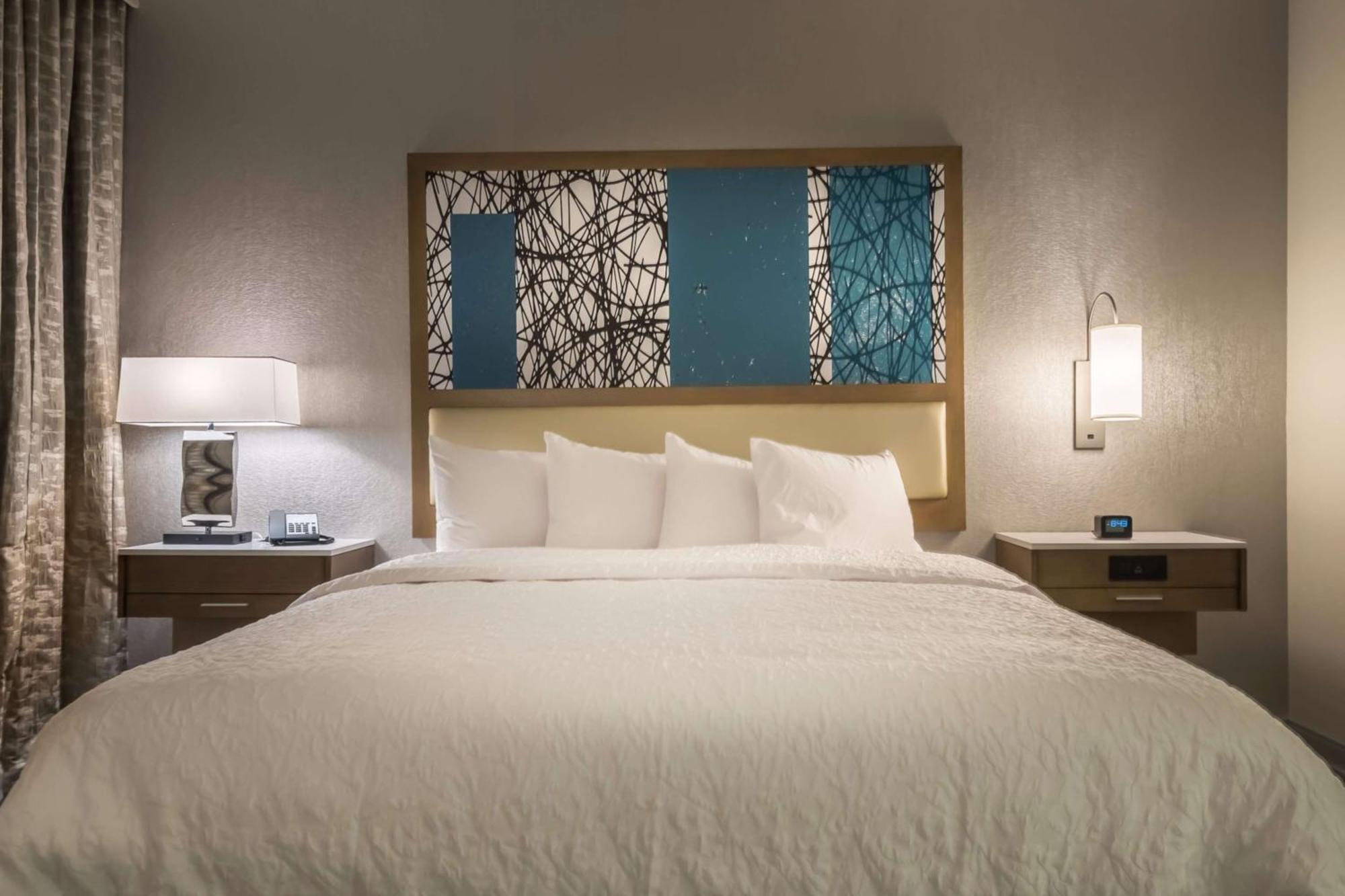 Hampton Inn & Suites Dallas-The Colony Exterior photo