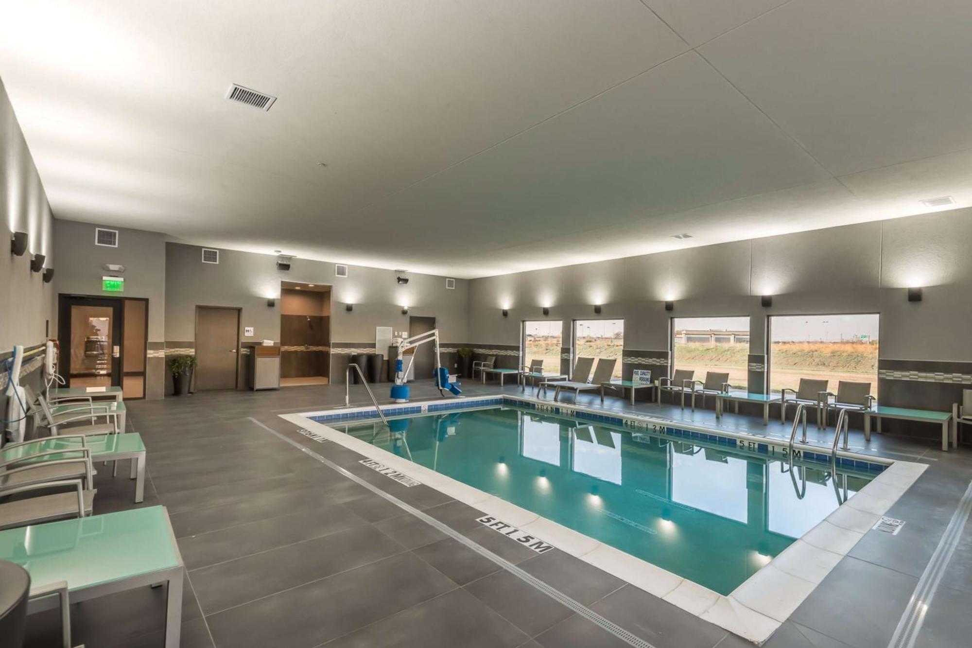 Hampton Inn & Suites Dallas-The Colony Exterior photo
